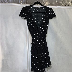 Forever 21 Short-Sleeved Dress Polka Dot Size L